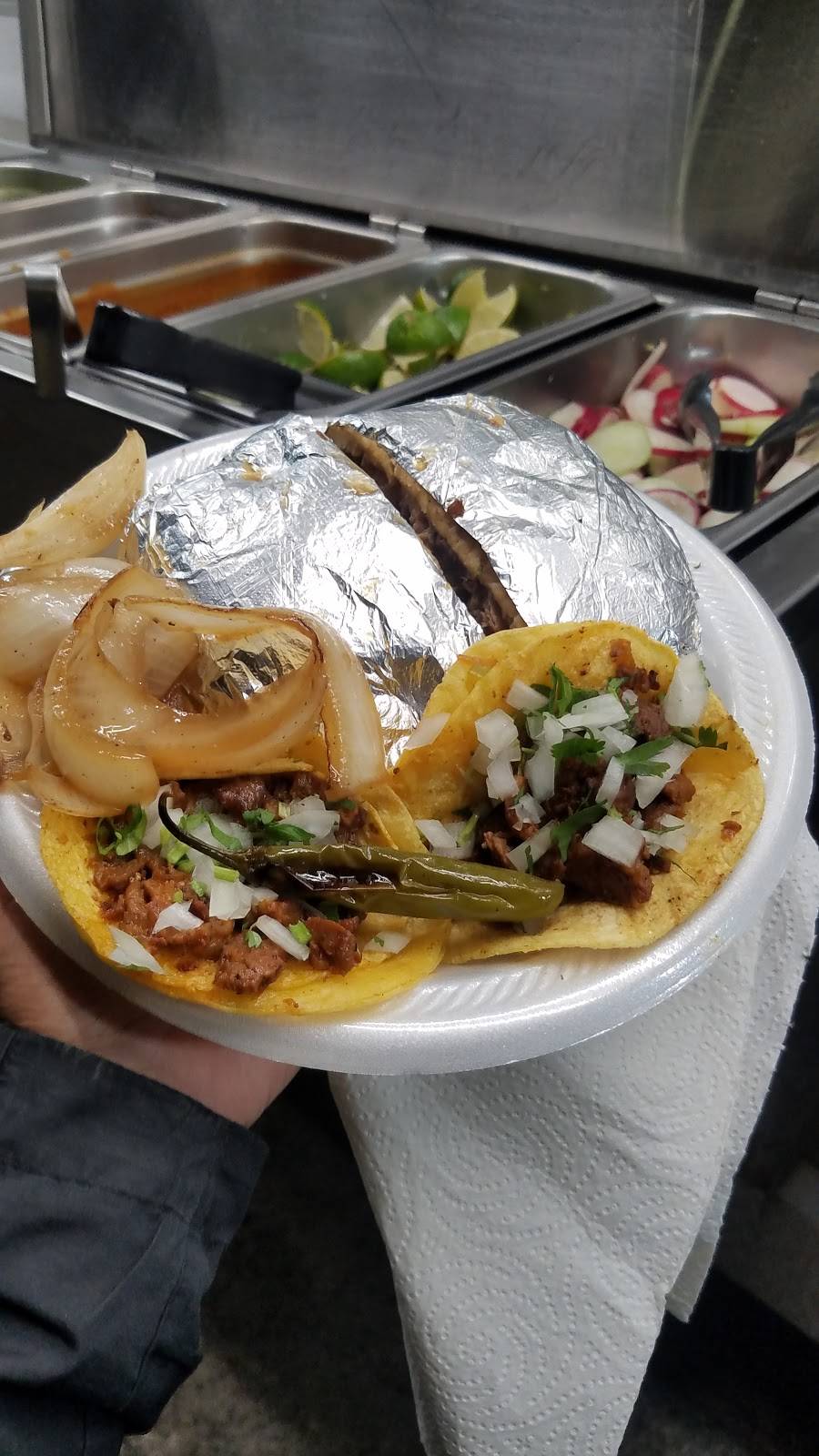 Tacos El Primo | restaurant | 2803 West Ave, San Antonio, TX 78201, USA | 8308379164 OR +1 830-837-9164