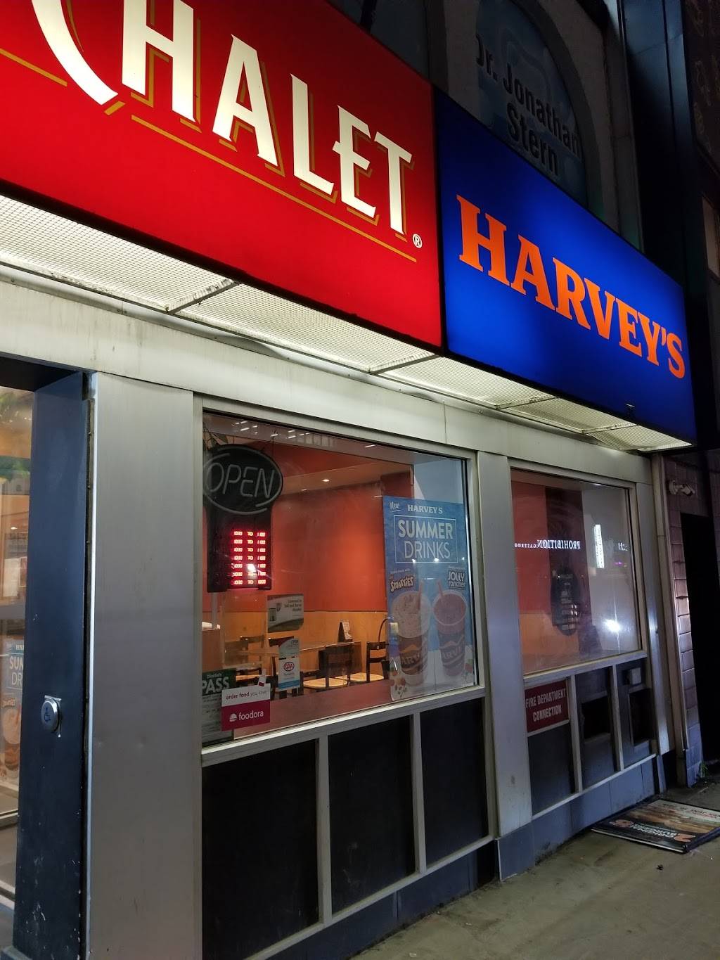 Harveys | restaurant | 49 Eglinton Ave E, Toronto, ON M4P 1G6, Canada | 4163221551 OR +1 416-322-1551