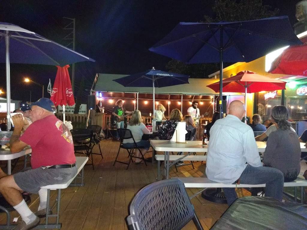 The Wild Hawg | restaurant | 4141 US Highway 27 North, Sebring, FL 33870, USA | 8634515590 OR +1 863-451-5590