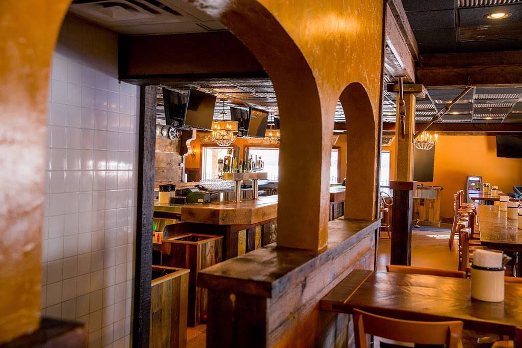 Clives Roadhouse Burnsville | restaurant | 13050 Aldrich Ave S, Burnsville, MN 55337, USA | 9524263625 OR +1 952-426-3625