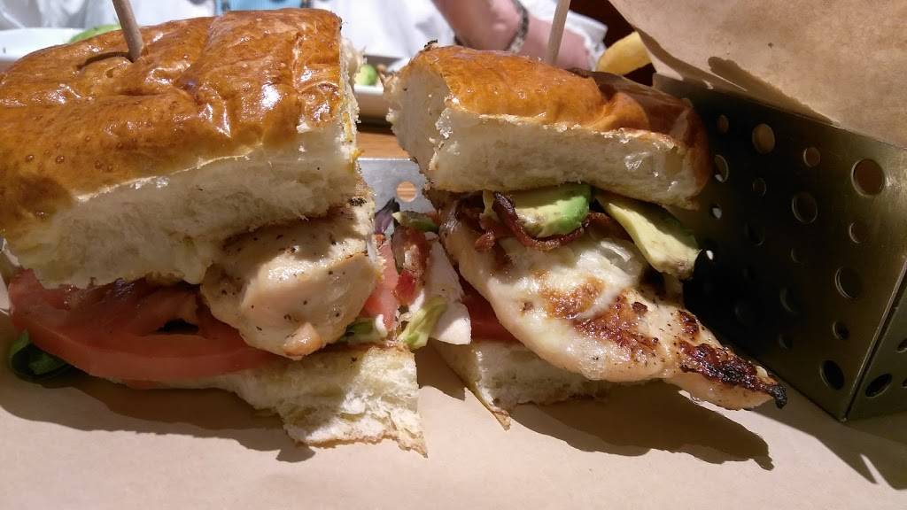 Chilis Grill & Bar | meal takeaway | 11555 Dallas Pkwy, Frisco, TX 75034, USA | 9727129922 OR +1 972-712-9922