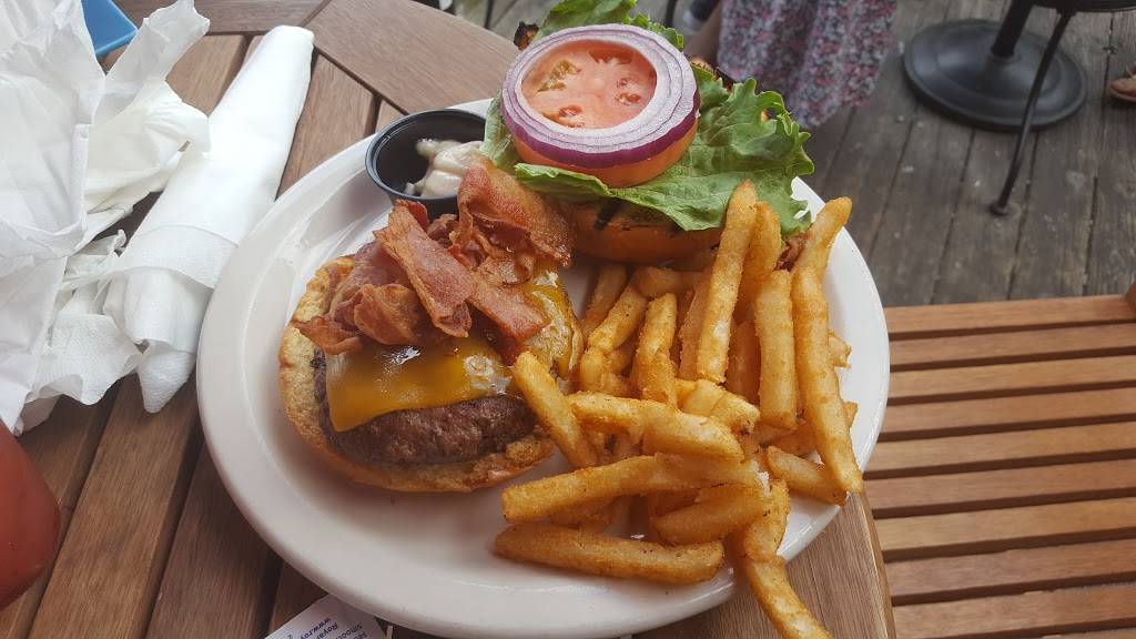 Madigans Waterfront | restaurant | 201 Mill St, Occoquan, VA 22125, USA | 7034946373 OR +1 703-494-6373