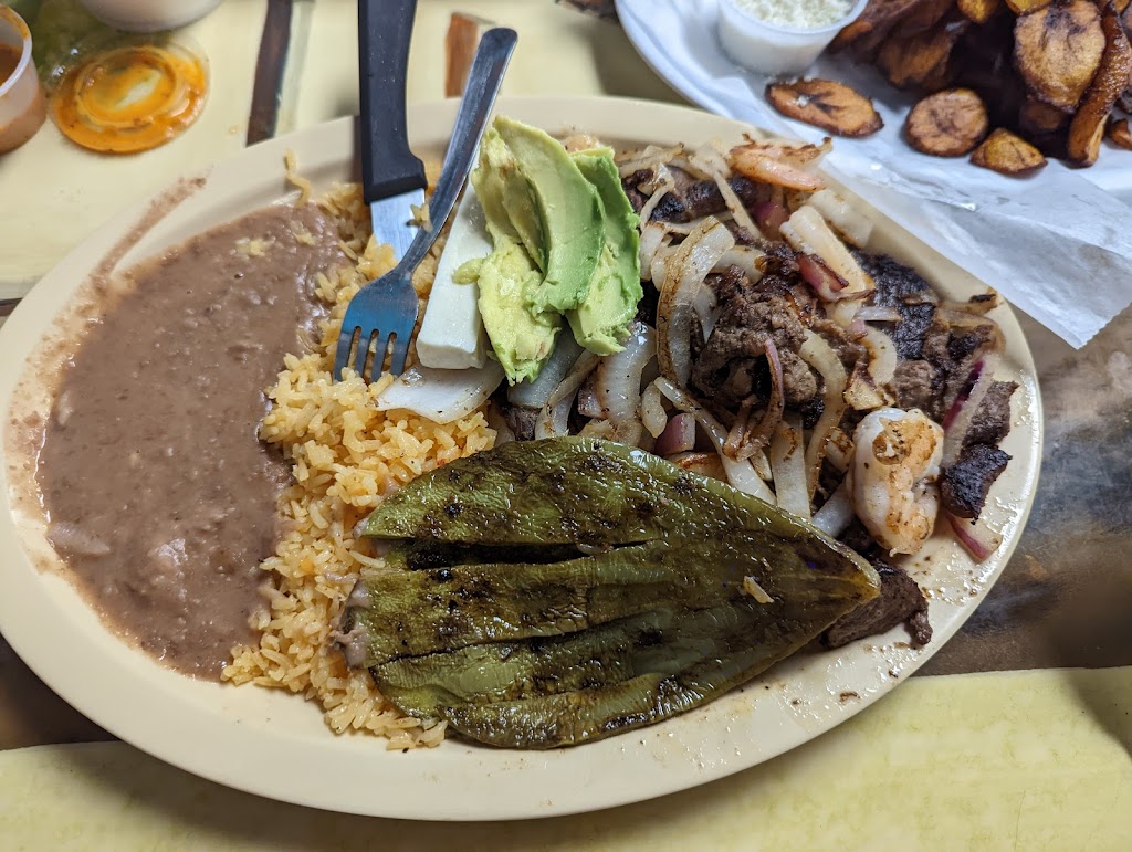 Adrianas Mini Market & Taqueria | restaurant | 2645 County Dr S, Petersburg, VA 23803, USA | 8047334275 OR +1 804-733-4275