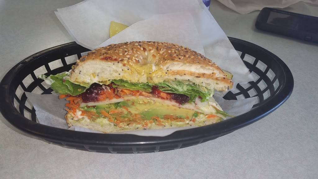 Original Ferrells Donuts | cafe | 1761 17th Ave, Santa Cruz, CA 95062, USA | 8314620444 OR +1 831-462-0444