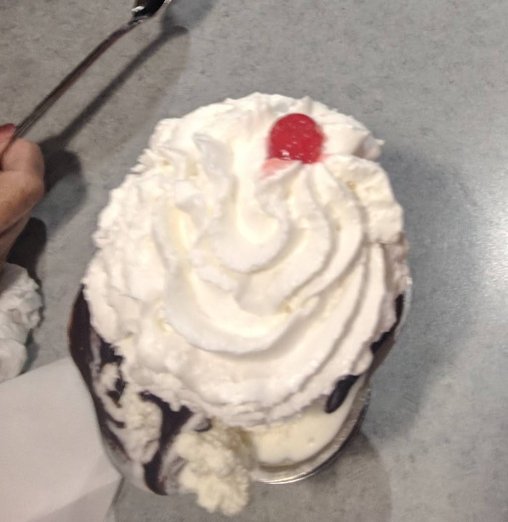 Friendlys | restaurant | 4189 Mountain Rd, Pasadena, MD 21122, USA | 4104376085 OR +1 410-437-6085