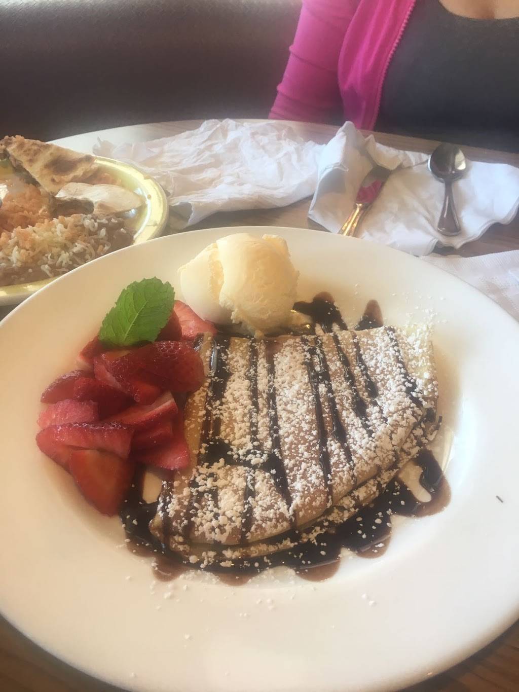 El Cerrito | restaurant | 325 Sharon Park Dr B4, Menlo Park, CA 94025, USA | 6508547300 OR +1 650-854-7300