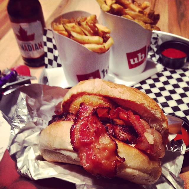 Union Burger | restaurant | 524 Dundas St, Woodstock, ON N4S 1C4, Canada | 5195393837 OR +1 519-539-3837