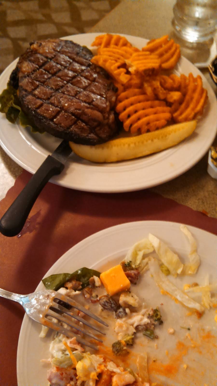 Whistle Stop Restaurant and Monon Connection Museum | restaurant | 10012 US-421, Monon, IN 47959, USA | 2192534100 OR +1 219-253-4100