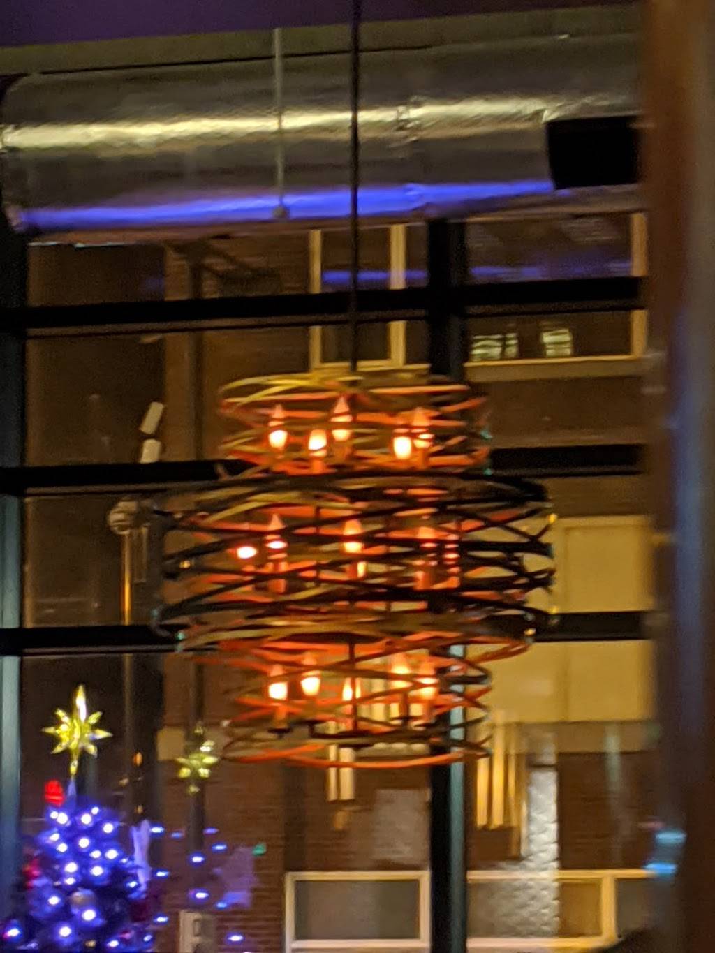 Pier 48 Fish House & Oyster Bar | restaurant | 130 S Pennsylvania St, Indianapolis, IN 46204, USA | 3175604848 OR +1 317-560-4848