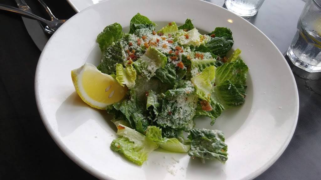 Dianas Oyster Bar and Grill | restaurant | 2105 Lawrence Ave E, Scarborough, ON M1R 2Z4, Canada | 4162881588 OR +1 416-288-1588