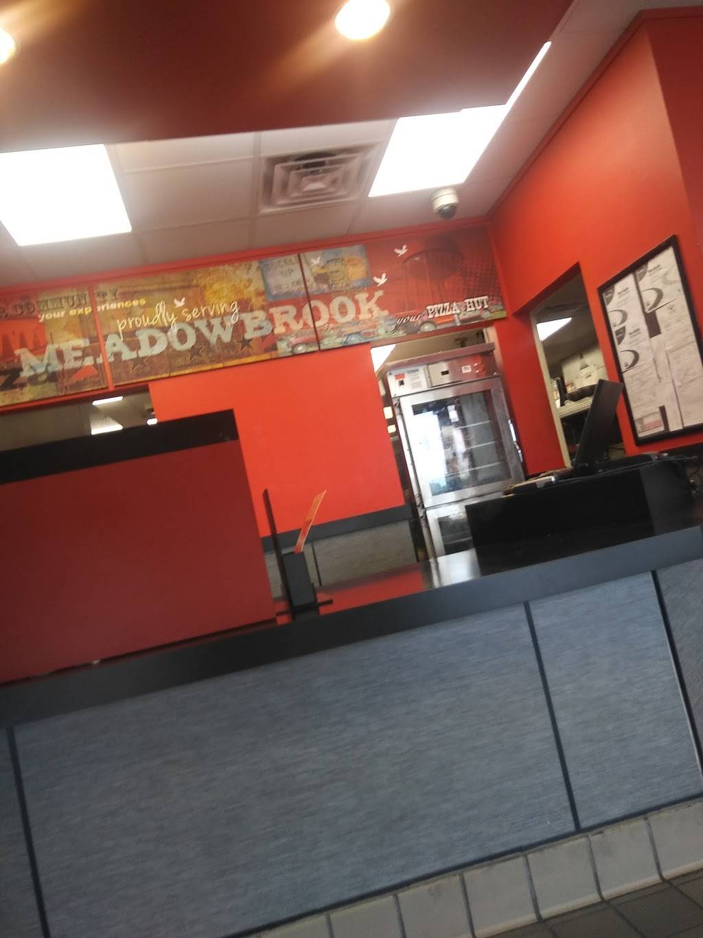 Pizza Hut | restaurant | 6330 Meadowbrook Dr #118, Fort Worth, TX 76112, USA | 8174579999 OR +1 817-457-9999