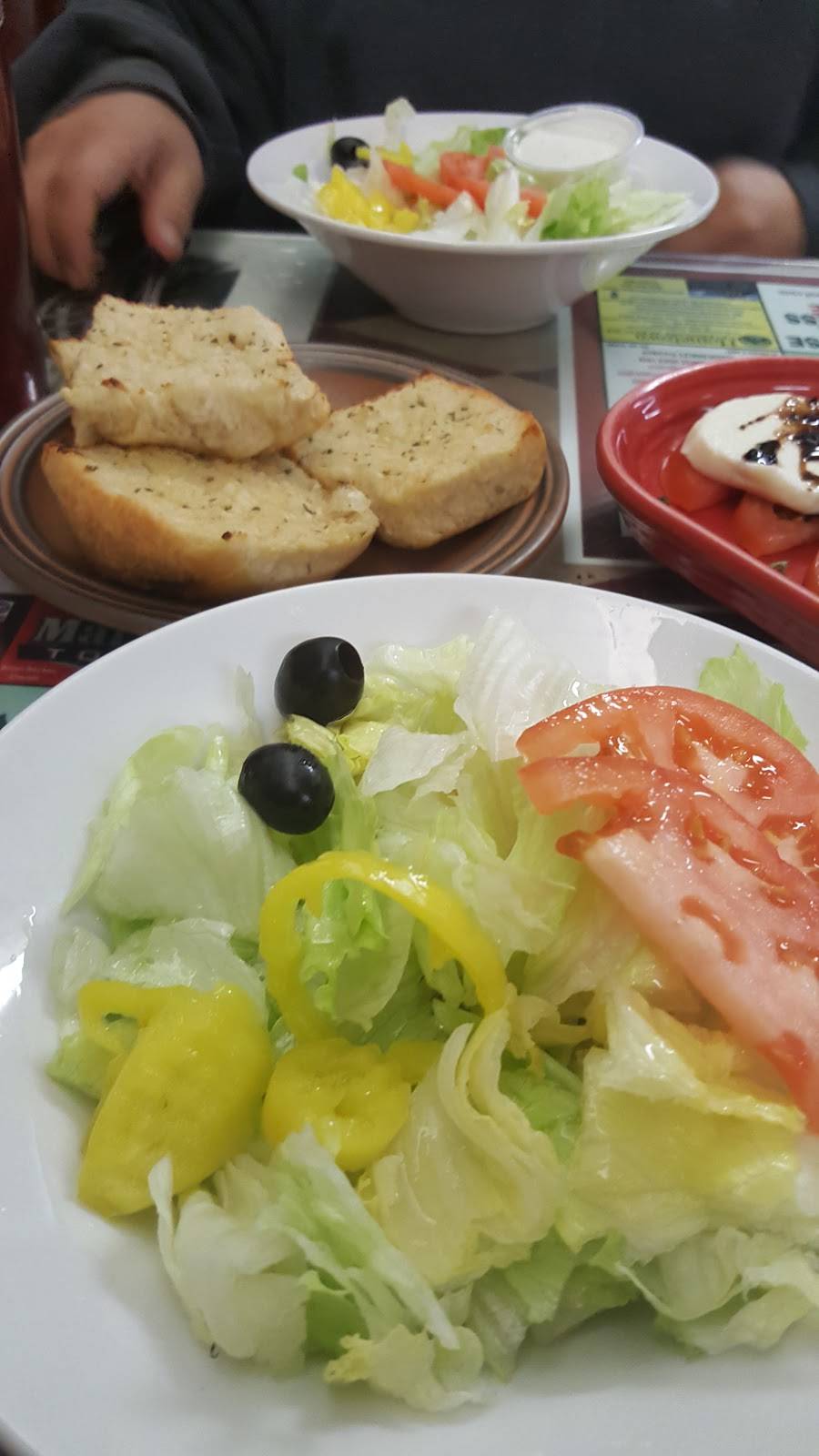 Carlos Trattoria | restaurant | 733 W Maple St, Hartville, OH 44632, USA | 3308774300 OR +1 330-877-4300