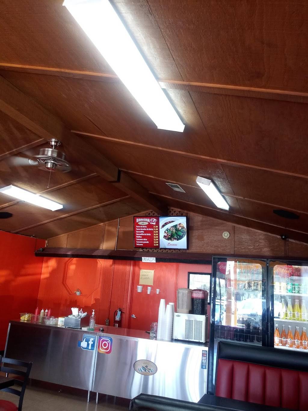 Birrieria los Alteños | restaurant | 626 Bernard St, Bakersfield, CA 93305, USA | 6618005516 OR +1 661-800-5516