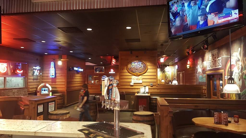 Logans Roadhouse | restaurant | 209 N Rangeline Rd, Joplin, MO 64801, USA | 4176267181 OR +1 417-626-7181