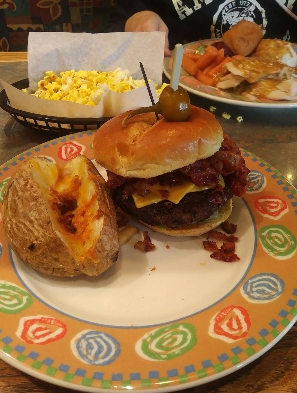 Ground Round | restaurant | 32 Smithfield Blvd, Plattsburgh, NY 12901, USA | 5185612897 OR +1 518-561-2897