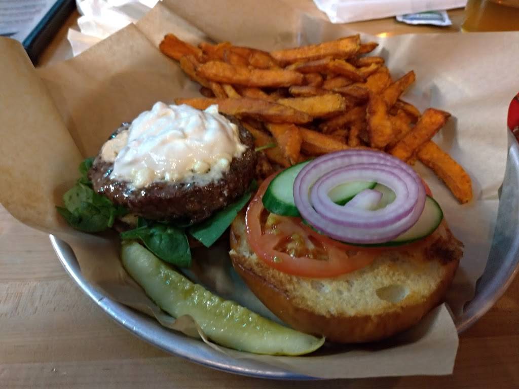 Thirsty Moose Taphouse Manchester | restaurant | 795 Elm St, Manchester, NH 03101, USA | 6037922337 OR +1 603-792-2337