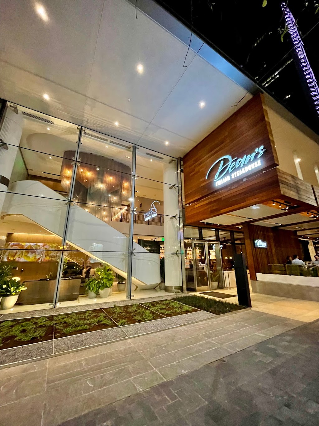 Deans Italian Steakhouse | restaurant | 128 E Stonewall St, Charlotte, NC 28202, USA | 7044996626 OR +1 704-499-6626