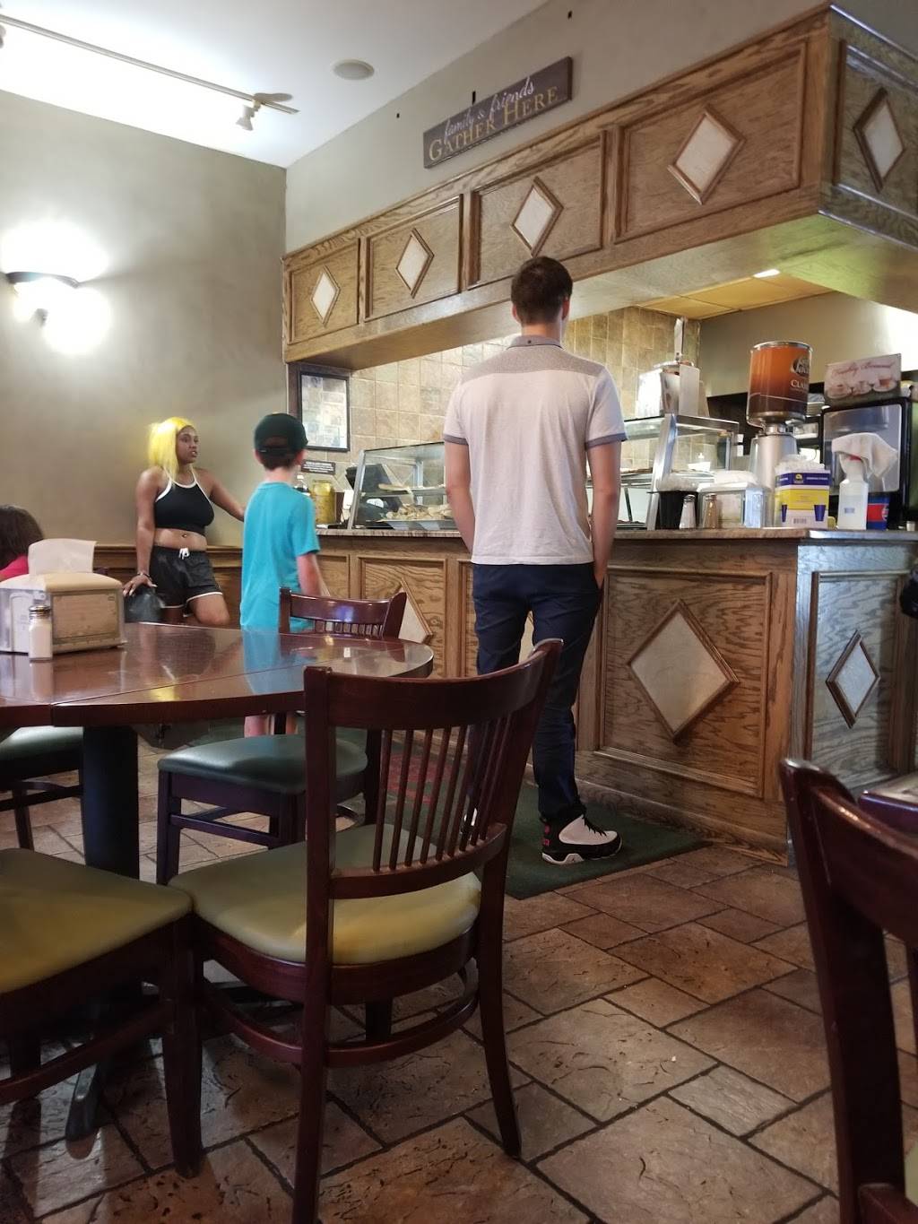 Elegante | restaurant | 92-01 Rockaway Beach Blvd, Rockaway Beach, NY 11693, USA | 7186343914 OR +1 718-634-3914