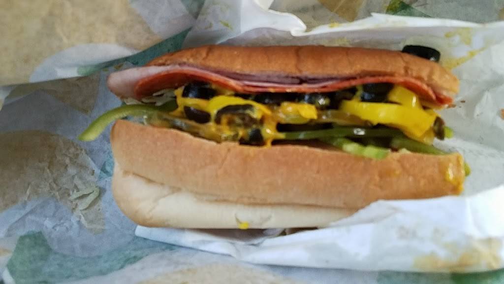 Subway | restaurant | 5780 Walden Rd Suite 100, Beaumont, TX 77707, USA | 4094190880 OR +1 409-419-0880