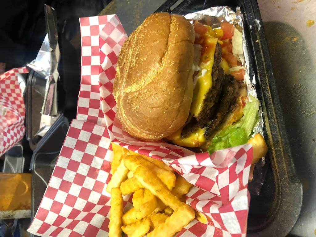 2 star Jr | restaurant | 2531 Chelsea Ave, Memphis, TN 38108, USA | 9015524509 OR +1 901-552-4509