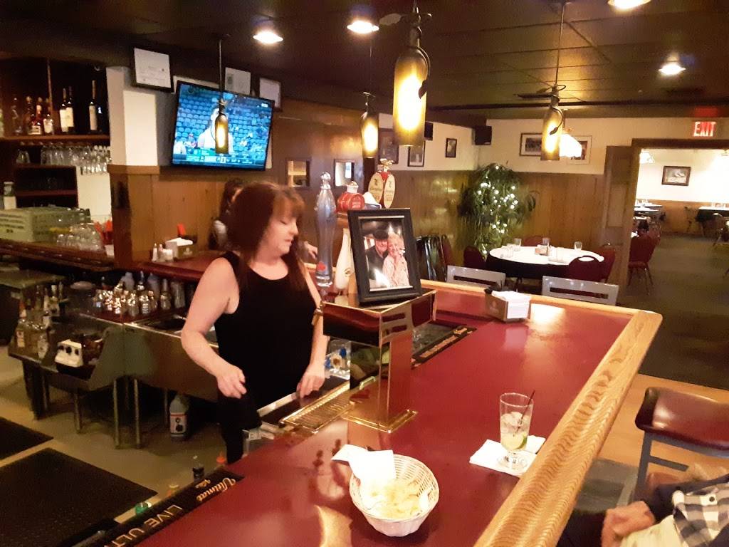 Colony Pub & Grille | restaurant | 2670 W 8th St, Erie, PA 16505, USA | 8148382162 OR +1 814-838-2162