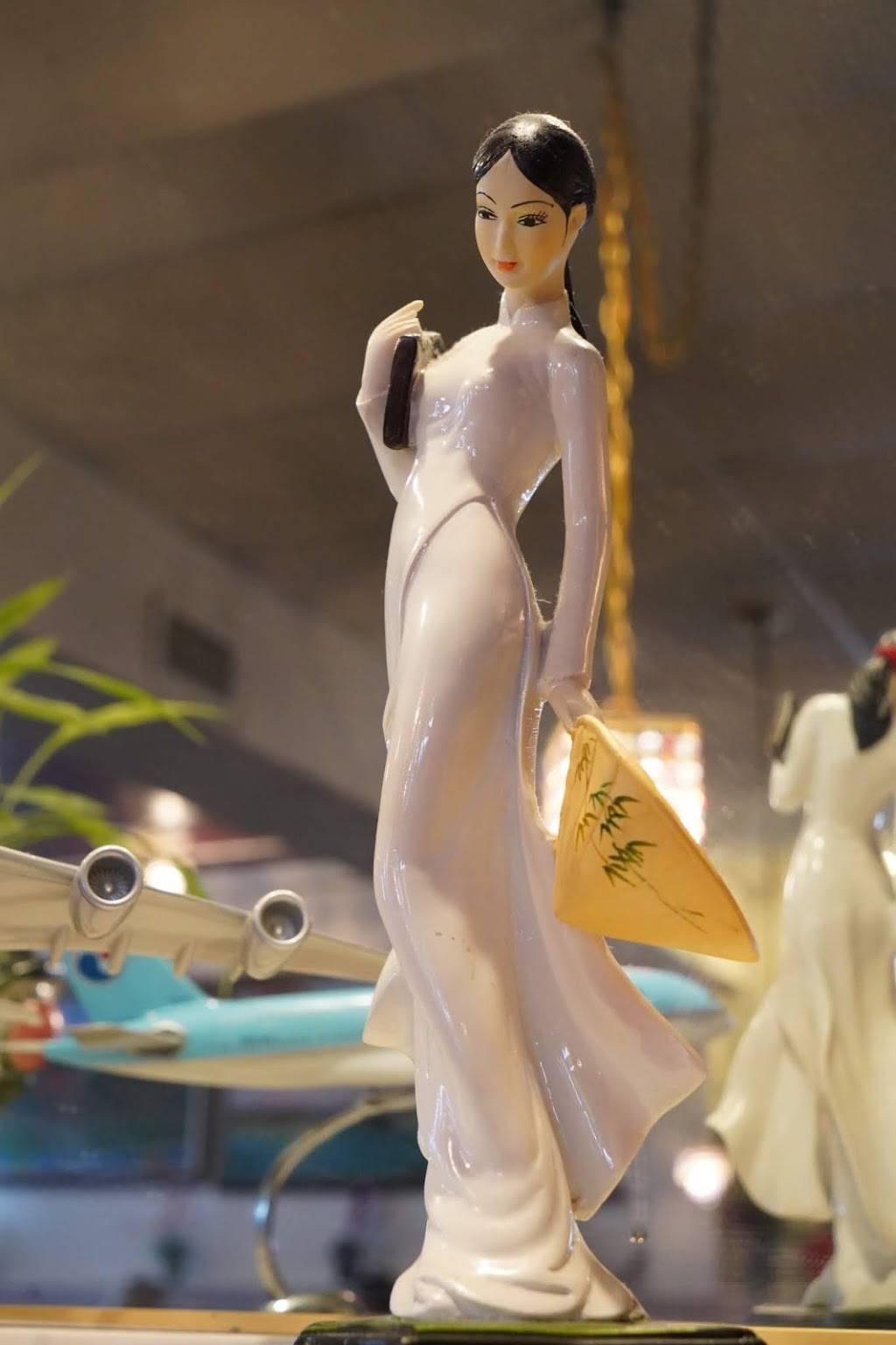 Rays Place | restaurant | 2412 Spenard Rd, Anchorage, AK 99503, USA | 9072792932 OR +1 907-279-2932