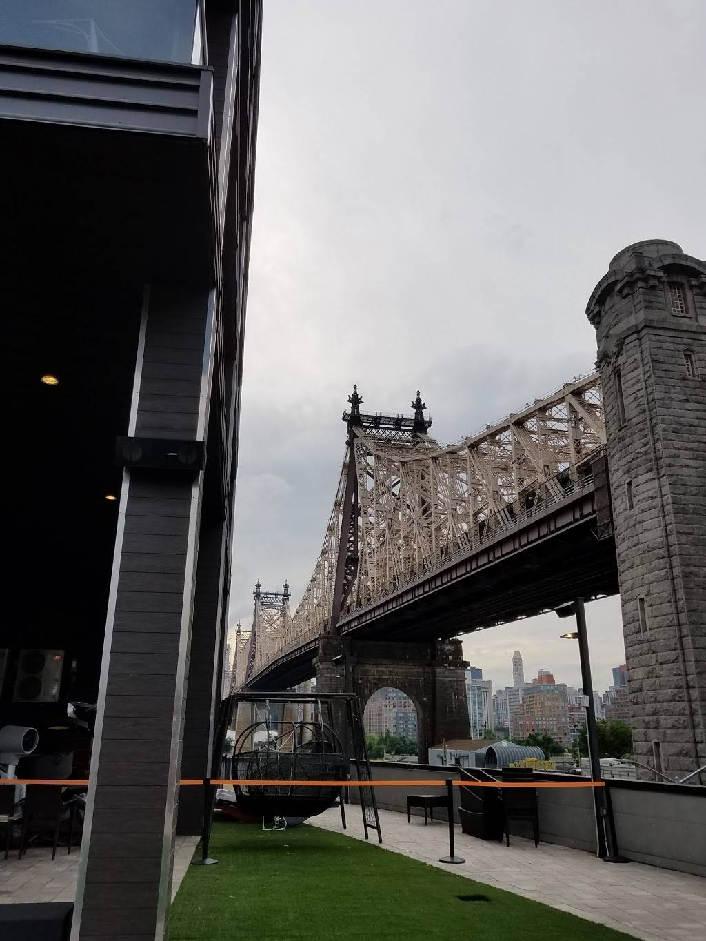 Estate Garden & Grill | restaurant | 8-08 Queens Plaza S, Long Island City, NY 11101, USA | 7182896118 OR +1 718-289-6118