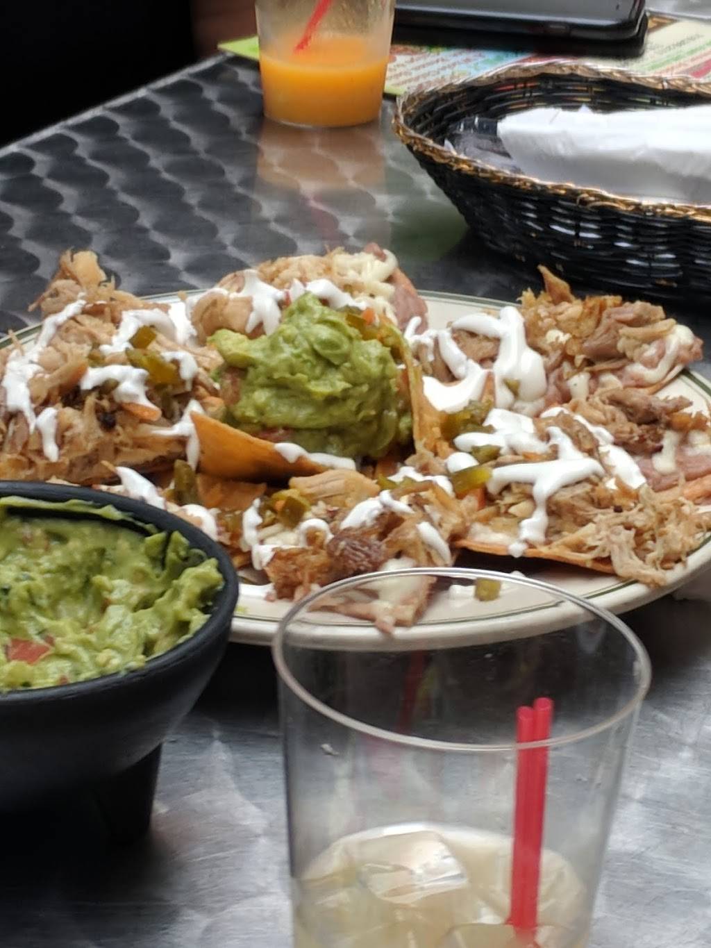 Castros | restaurant | 511 Myrtle Ave, Brooklyn, NY 11205, USA | 7183981459 OR +1 718-398-1459