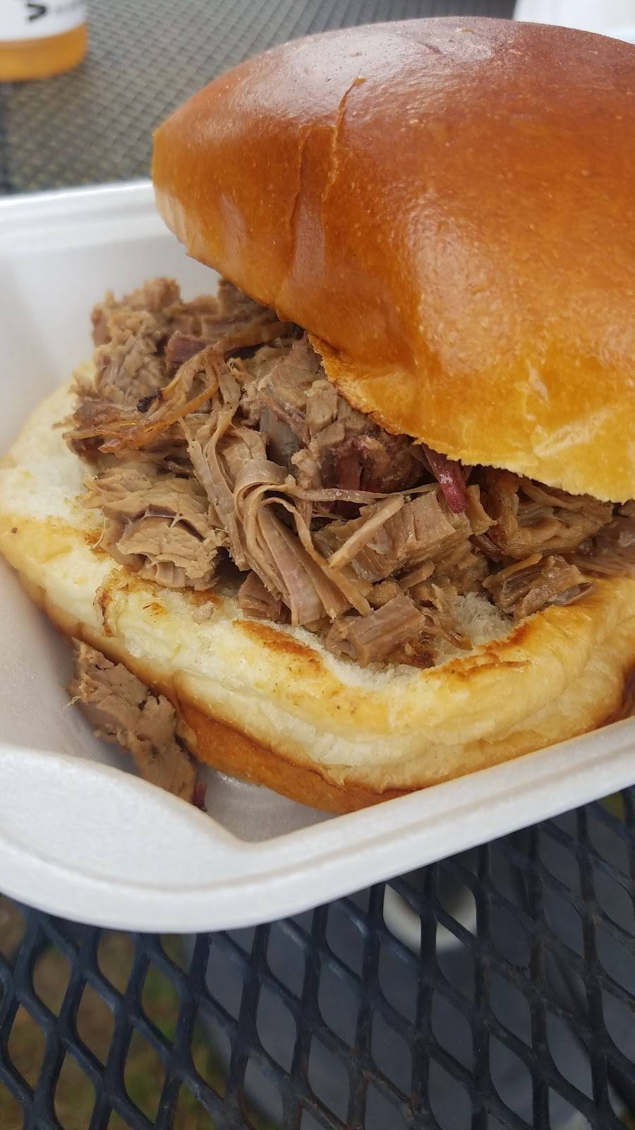 Lakeshore Smokehouse | restaurant | 7099-7139 Lakeshore Rd, Fort Gratiot Twp, MI 48059, USA | 8103855580 OR +1 810-385-5580