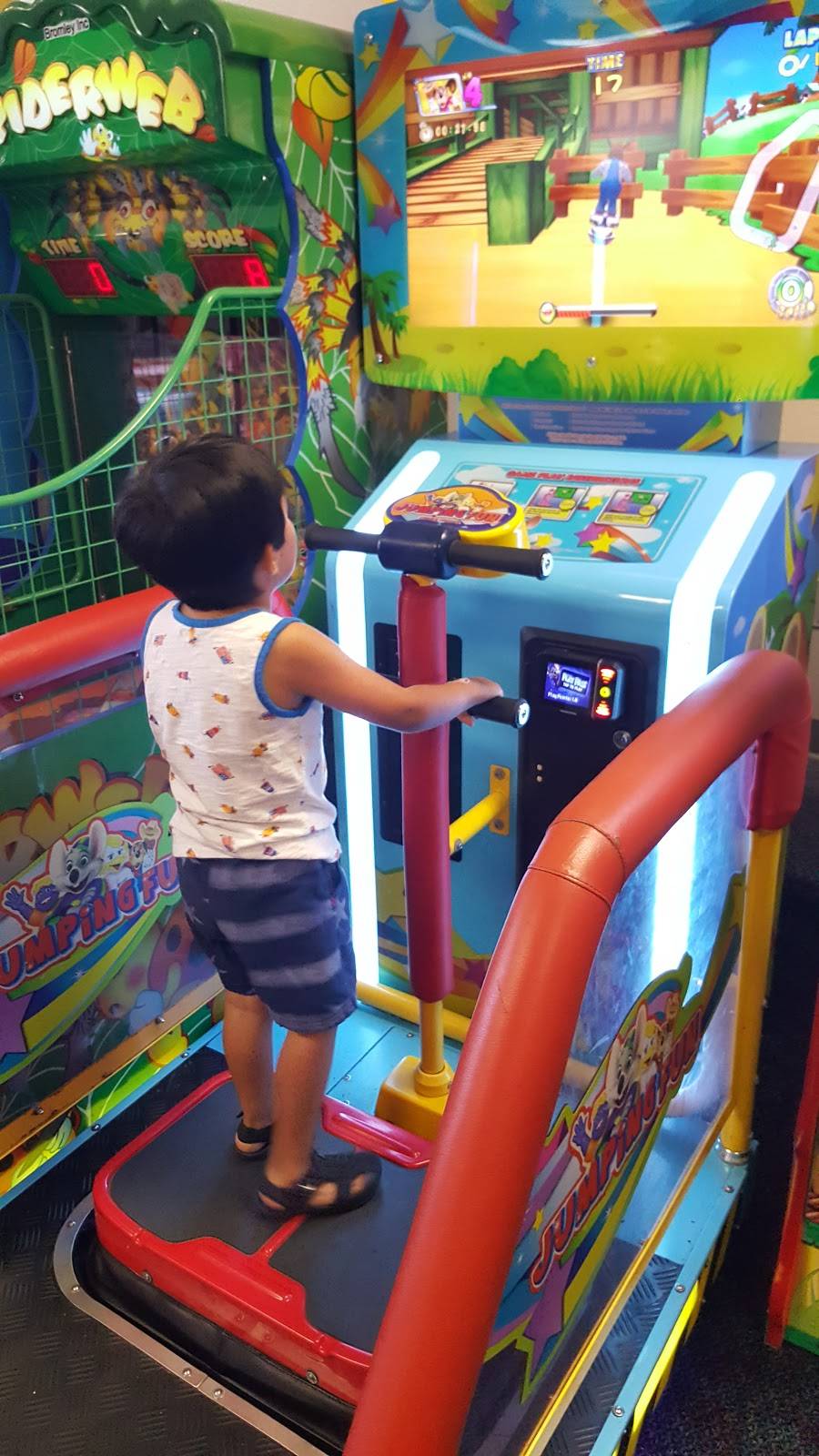 Chuck E. Cheeses | restaurant | 130 W Hillcrest Dr, Thousand Oaks, CA 91360, USA | 8054972522 OR +1 805-497-2522