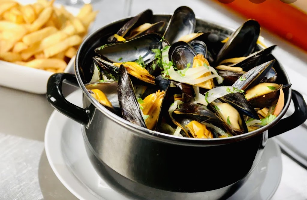 Brasserie Benelux | restaurant | 390 Broadway A, Saratoga Springs, NY 12866, USA | 5186826950 OR +1 518-682-6950