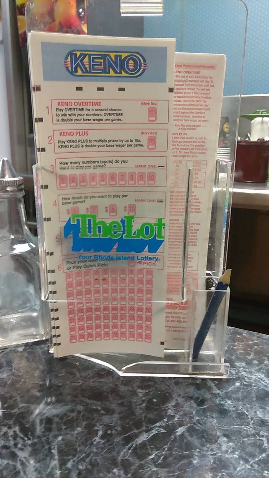 Phenix Square | restaurant | 9 Pleasant St, West Warwick, RI 02893, USA | 4018288110 OR +1 401-828-8110