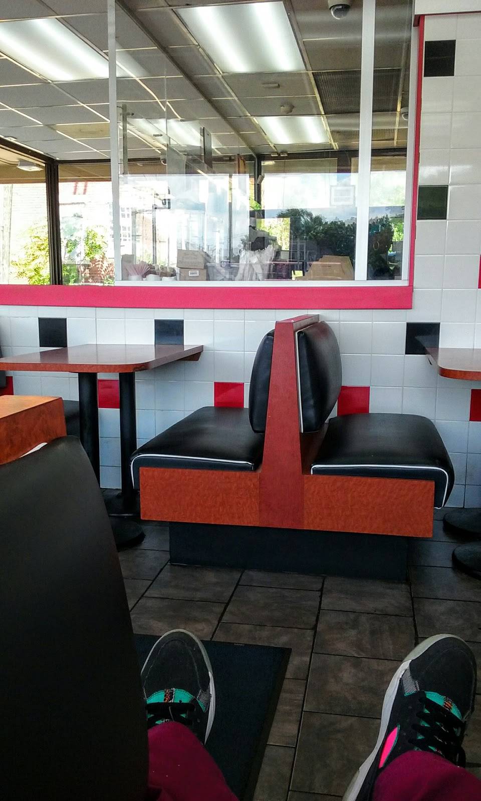 Parkside coney island | restaurant | 17050 Hamilton Ave, Highland Park, MI 48203, USA | 3138637170 OR +1 313-863-7170