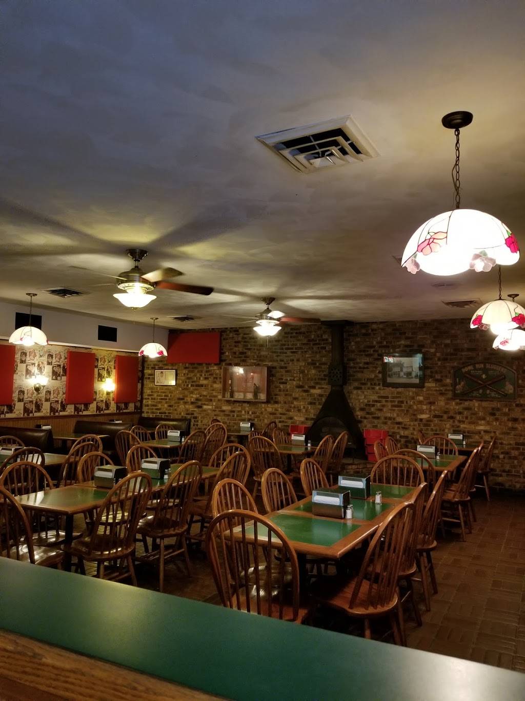 Monicals Pizza | restaurant | 135 N 5th Ave, Canton, IL 61520, USA | 3096471127 OR +1 309-647-1127