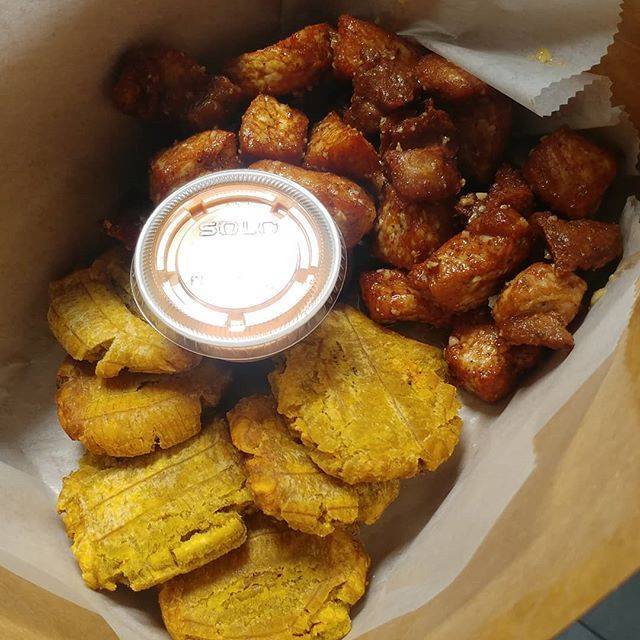 Tripleta Pollo Loky | restaurant | Park Ave, Newark, NJ 07104, USA | 9736094350 OR +1 973-609-4350