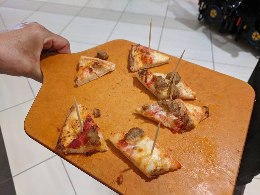 Sbarro | restaurant | 5 Woodfield Mall, Schaumburg, IL 60173, USA | 8472409756 OR +1 847-240-9756