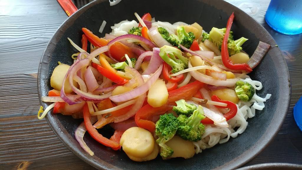 Grandpa Noodle Gallery | restaurant | 926 S 16th St, Ames, IA 50010, USA | 5154505398 OR +1 515-450-5398