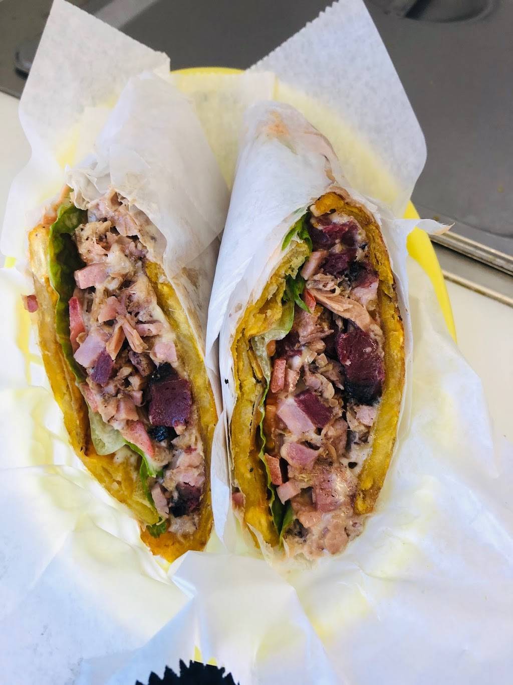 Caribbean’s finest inc | restaurant | 204 W Shell Point Rd, Ruskin, FL 33570, USA | 8133602135 OR +1 813-360-2135