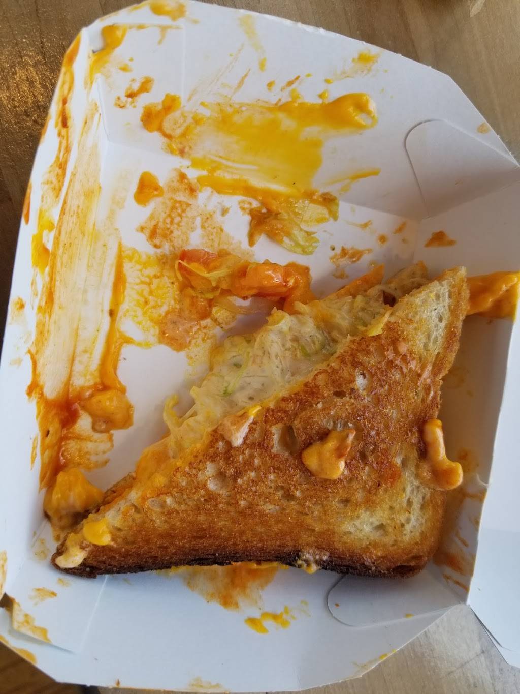 Roxys Grilled Cheese & Burgers | restaurant | 485 Cambridge St, Allston, MA 02134, USA | 6172025864 OR +1 617-202-5864