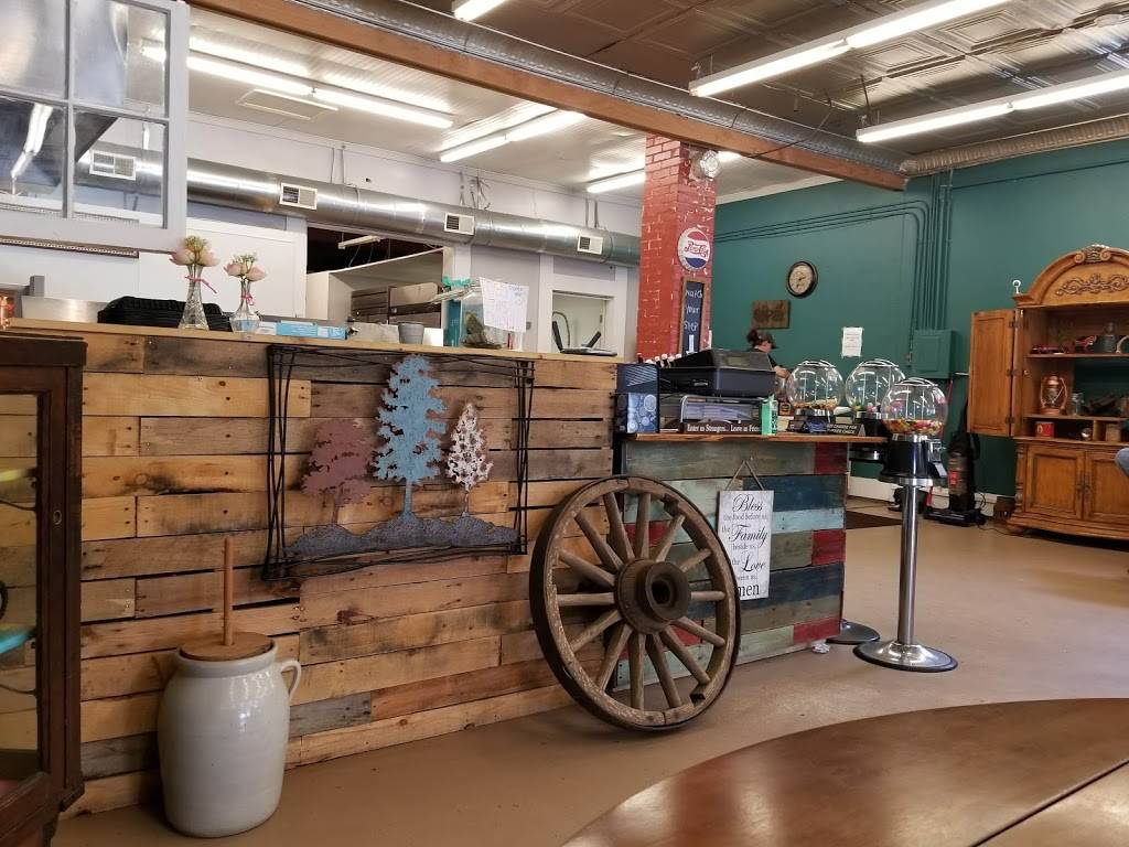 Out To Eat | restaurant | 139 S Main St, Six Mile, SC 29682, USA | 8645063928 OR +1 864-506-3928