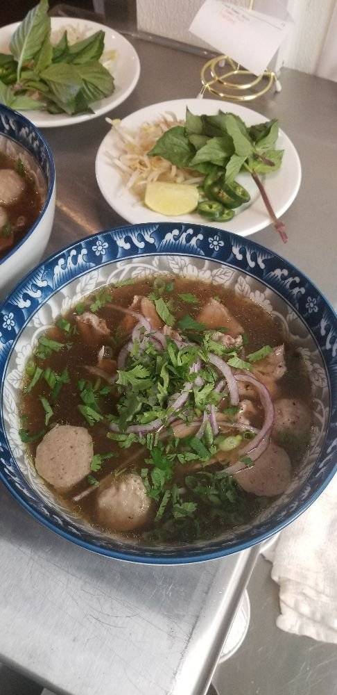 District 6 | night club | 3930 Shelbyville Rd, Louisville, KY 40207, USA | 5028735561 OR +1 502-873-5561