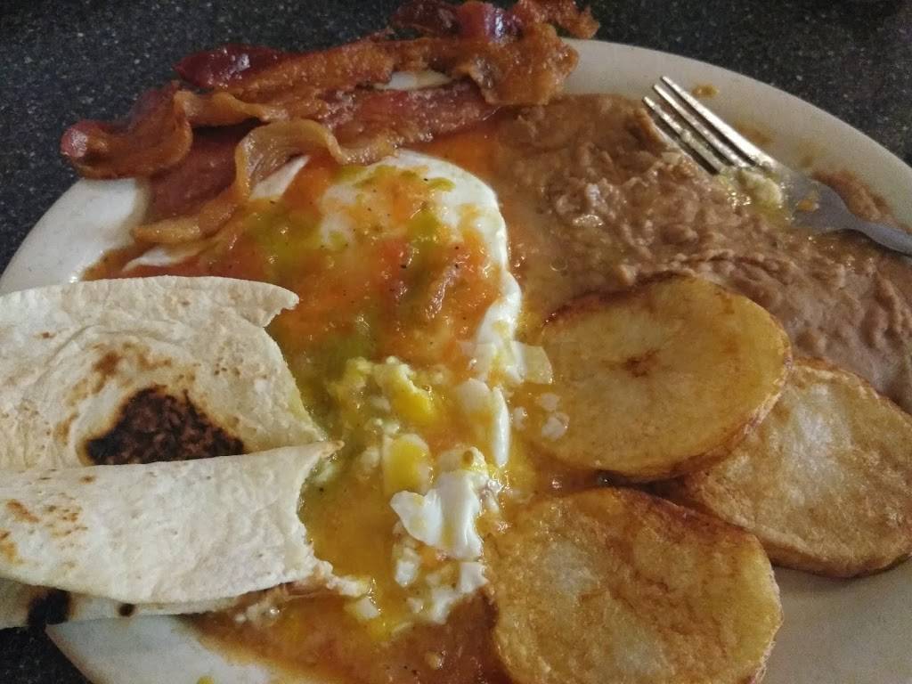 Jesmas Mexican Foods | restaurant | 1722 Rigsby Ave, San Antonio, TX 78210, USA | 2103371938 OR +1 210-337-1938