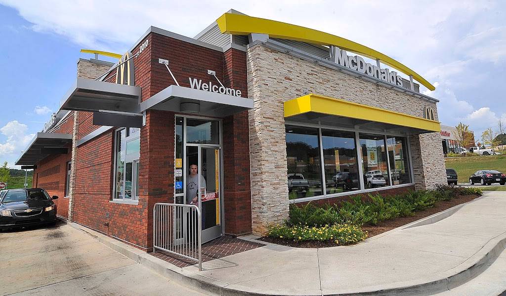 McDonalds | cafe | 2010 Limestone Pkwy, Gainesville, GA 30501, USA | 7705310055 OR +1 770-531-0055