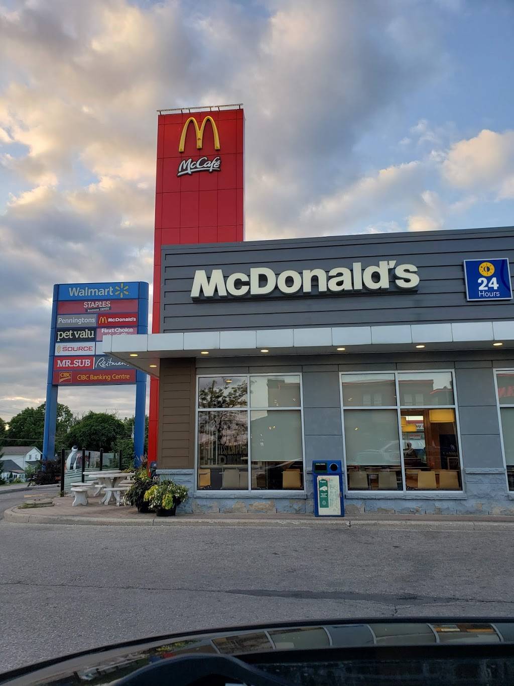McDonalds | cafe | 507 Norwich Ave, Woodstock, ON N4S 9A2, Canada | 5195394475 OR +1 519-539-4475