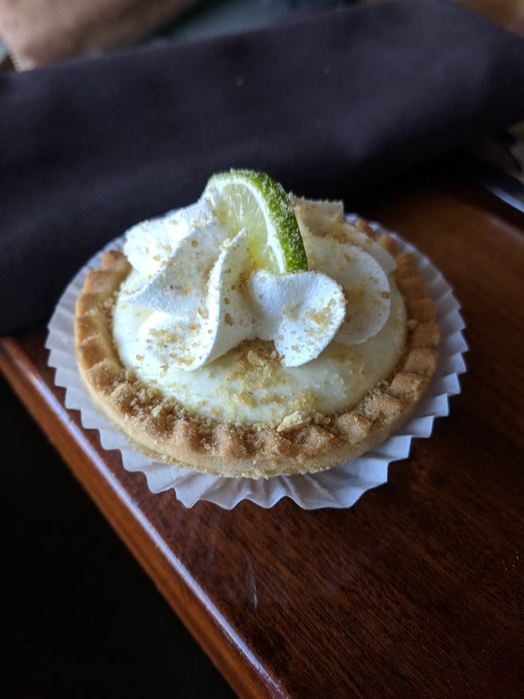 Island Way Grill | restaurant | 20 Island Way, Clearwater, FL 33767, USA | 7274616617 OR +1 727-461-6617