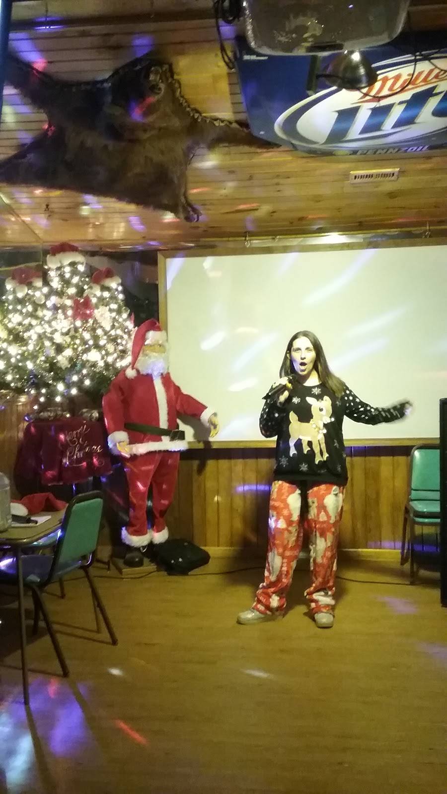 Hanovers Backwoods Bar-Grill | restaurant | 130 Main St, Hanover, MI 49241, USA | 5175632770 OR +1 517-563-2770