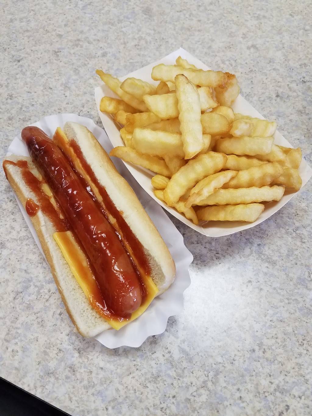 Famous Uncle Als | restaurant | 1412 Greenbrier Pkwy # 116, Chesapeake, VA 23320, USA | 7573954085 OR +1 757-395-4085