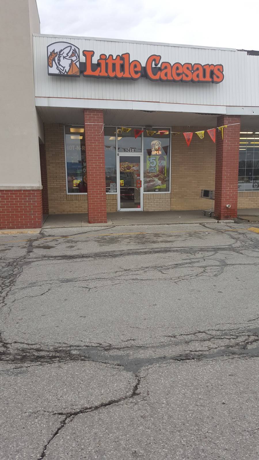 Little Caesars Pizza | meal takeaway | 6241 E Washington St, Indianapolis, IN 46219, USA | 3175275477 OR +1 317-527-5477