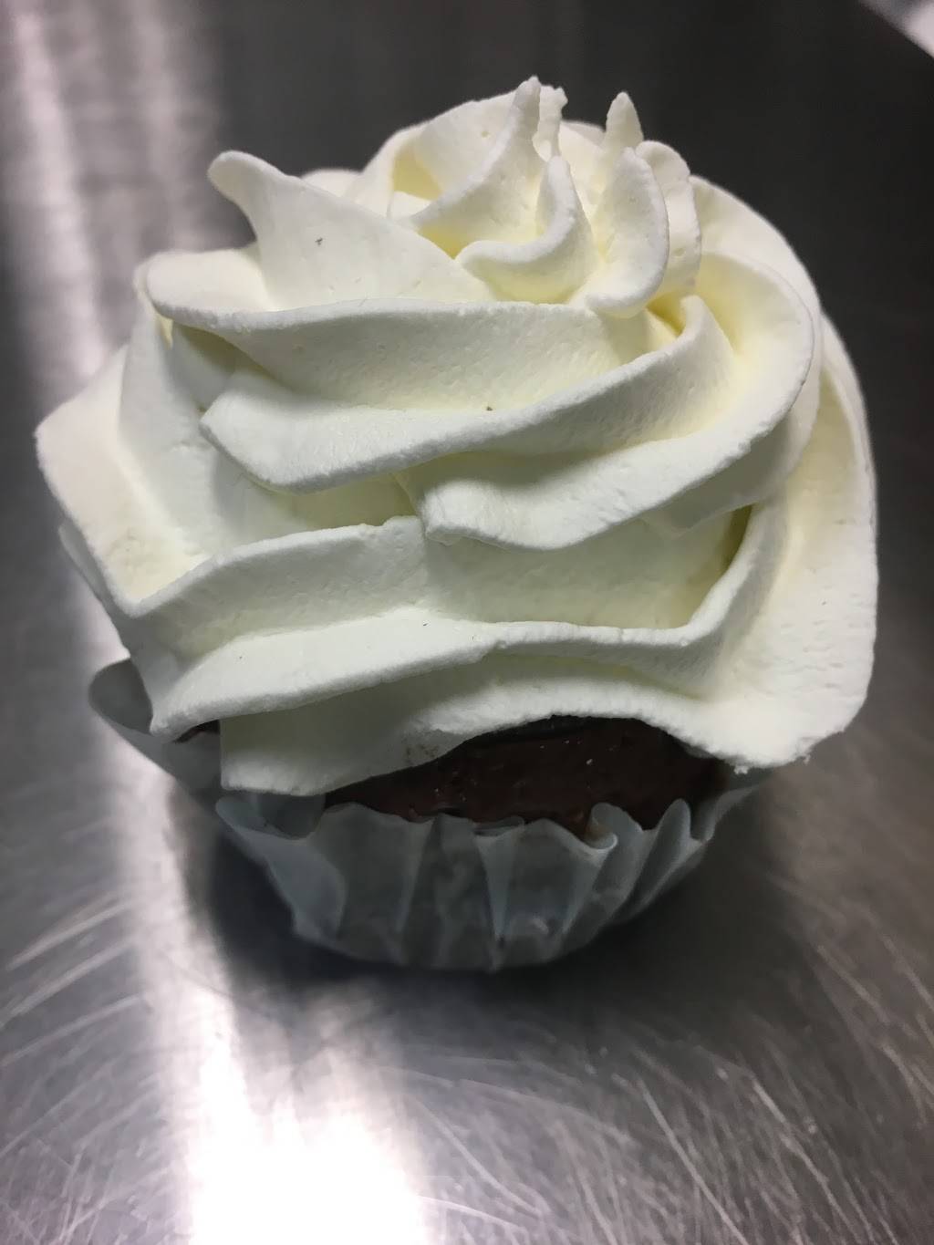 Hersheys Ice Cream • Hersheys Shake Shop | restaurant | 700 Fieldstone Dr NE #114, Leesburg, VA 20176, USA | 7036873982 OR +1 703-687-3982