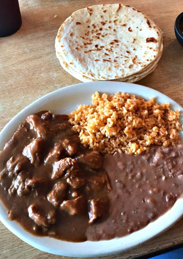 Gonzalez | restaurant | 367 W Jefferson Blvd, Dallas, TX 75208, USA | 2149465333 OR +1 214-946-5333